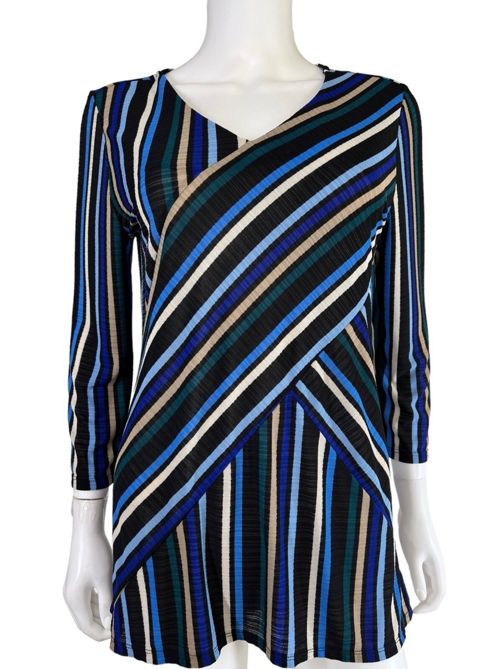 Dana Buchman size medium Blue Striped V-Neck Top